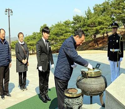 대한민국전몰군경유족회경기도지부장 참배 이미지